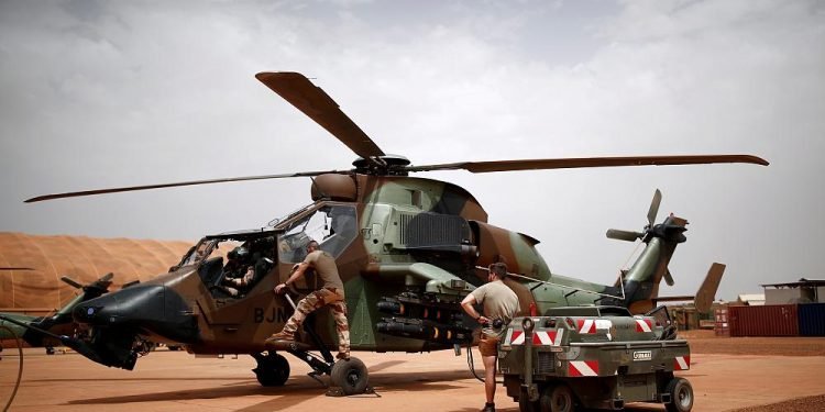 France bombs 50 jihadists in Mali