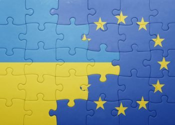 Puzzle,With,The,National,Flag,Of,Ukraine,And,European,Union