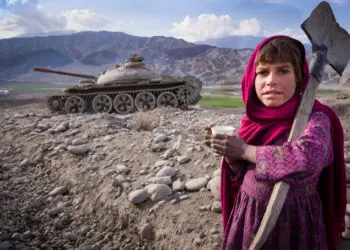 Jalalabad Road, Afghanistan, January 2004: Young girl on the Jalalabad Road, Afghanistan