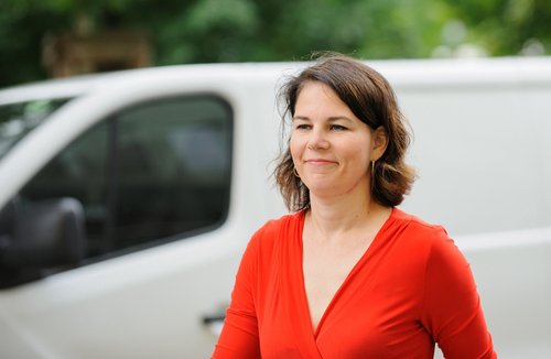 Berlin, 2018-06-11: Annalena Baerbock arrives at the party headquarters in Berlin