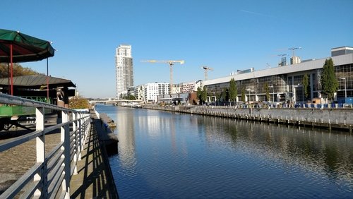 Brussels-to-get-green-'islands'-in-the-canal