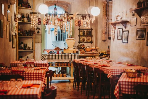 View,Of,A,Small,Local,Restaurant,Or,Trattoria,In,Italy