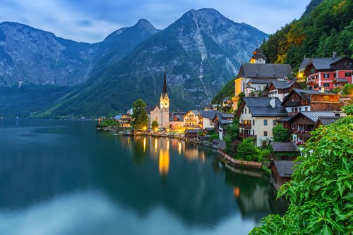 Hallstatt,Village,In,Alps,At,Dusk,,Austria