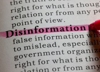 Fake,Dictionary,Word,,Dictionary,Definition,Of,Disinformation