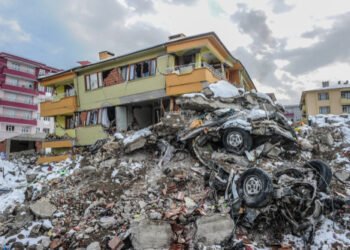 Earthquake,And,Damaged,Building,