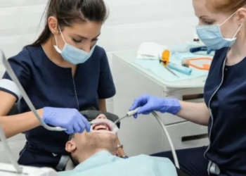 Can Dental Assistants Clean Teeth