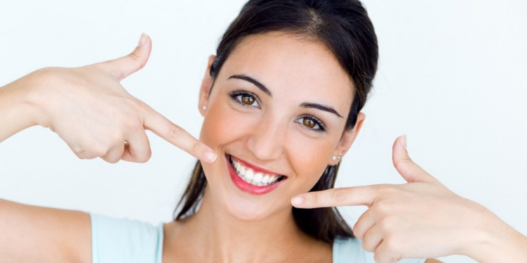 How To Whiten Your Teeth In One Day